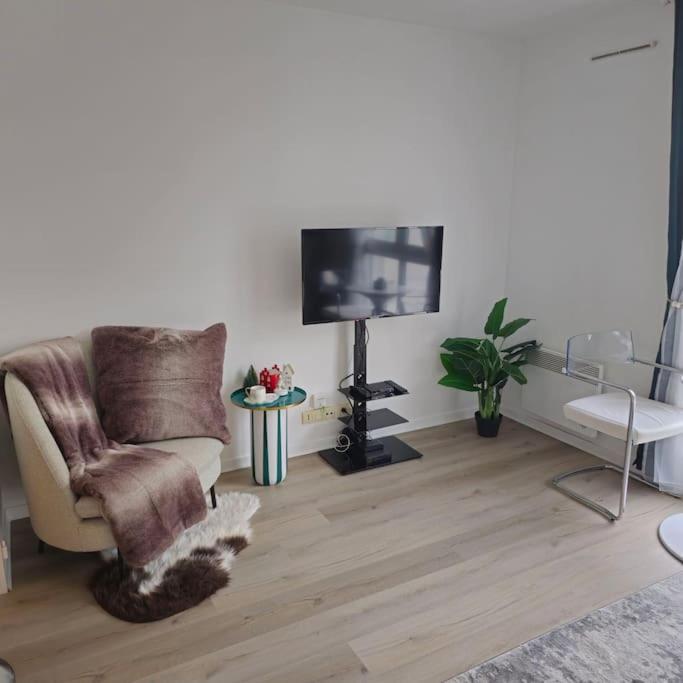 Studio Charmant Et Cosy Apartment Rueil-Malmaison Exterior foto
