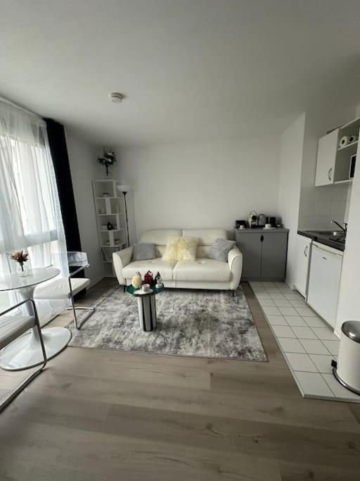 Studio Charmant Et Cosy Apartment Rueil-Malmaison Exterior foto